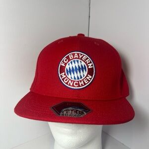 FC Bayern München Red Cap fitted 7 5/8